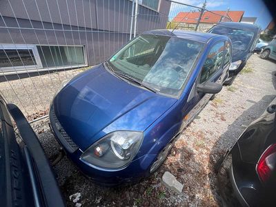 Second-hand Ford Fiesta 70 CP (51 kW) 2007 Albastru Hatchback