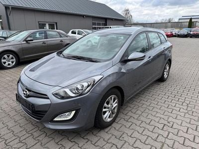 Gebraucht Hyundai i30 Trend 110 PS (80 kW) 2012 Grau Kombi