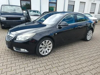 Gebraucht Opel Insignia Sport 220 PS (161 kW) 2010 Schwarz Limousine
