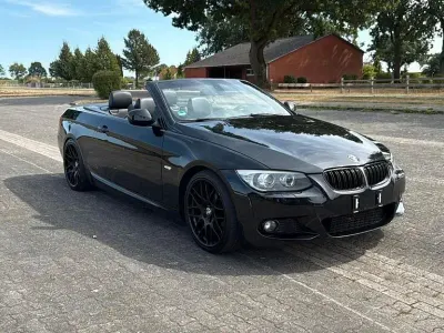Gebraucht BMW 320 Cabriolet M Sport 184 PS (135 kW) 2012 Schwarz Cabrio