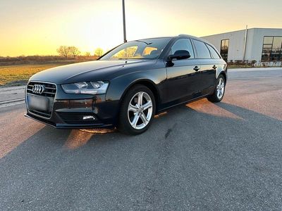 Gebraucht Audi A4 177 PS (130 kW) 2012 Blau Kombi
