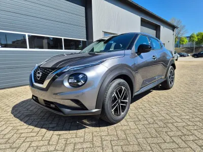Neu Nissan Juke N-Connecta 114 PS (83 kW) 2026 Dark grey SUV