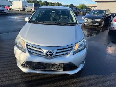 Gebraucht Toyota Avensis Life 147 PS (108 kW) 2012 Silber Limousine