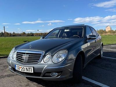 Usata Mercedes E320 Avantgarde 224 CV (164 kW) 2007 Grigio Berlina