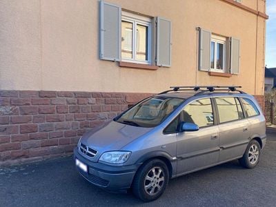 Usata Opel Zafira 126 CV (92 kW) 2004 Argento Monovolume