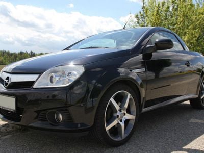 Gebraucht Opel Tigra 125 PS (91 kW) 2004 Schwarz metallic Cabrio