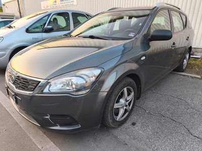 Gebraucht Kia Ceed Sportswagon Spirit 90 PS (66 kW) 2011 Grau Kombi