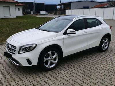 gebraucht Mercedes GLA180 weiß Schiebedach Automatik Anhängerkupplung