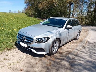 Gebraucht Mercedes E220 194 PS (142 kW) 2018 Silber Kombi