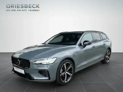 Używany Volvo V60 Plus 455 KM (334 kW) 2023 Szary Kombi