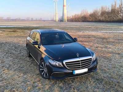 Gebraucht Mercedes E300 306 PS (225 kW) 2020 Blau Kombi