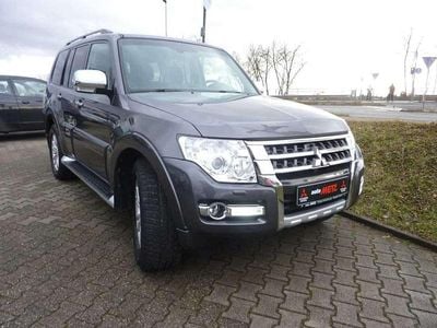 Gebraucht Mitsubishi Pajero Top 190 PS (139 kW) 2015 Mineralgrau SUV