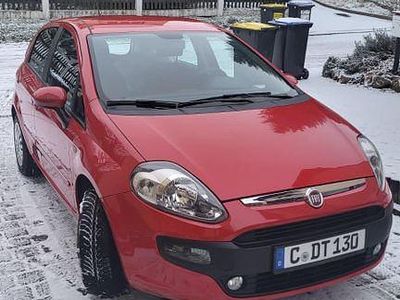 Gebraucht Fiat Punto Evo Dynamic 105 PS (77 kW) 2011 Rot Kleinwagen