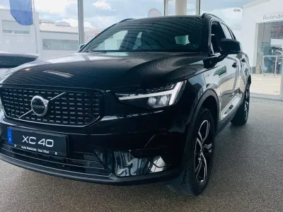 Gebraucht Volvo XC40 163 PS (119 kW) 2024 Schwarz SUV