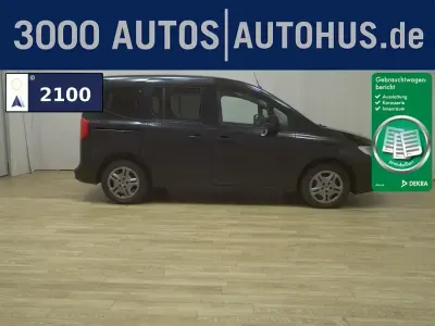Używany Mercedes T180 Style 116 KM (85 kW) 2023 Czarny Minivan