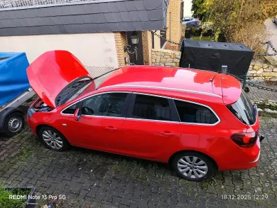 Gebraucht Opel Astra 165 PS (121 kW) 2013 Rot Kombi