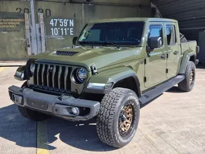 Usado Jeep Gladiator Overland 264 HP (194 kW) 2021 Verde Pickup