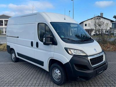 Gebraucht Peugeot Boxer 131 PS (96 kW) 2019 Weiß Van
