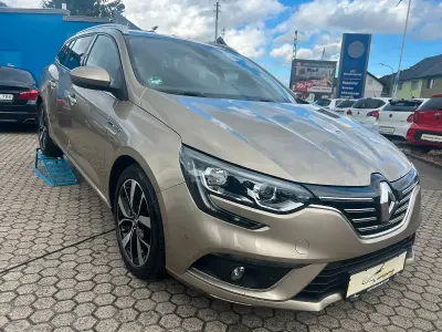 Gebraucht Renault Mégane GrandTour Bose Edition 159 PS (116 kW) 2019 Beige Kombi