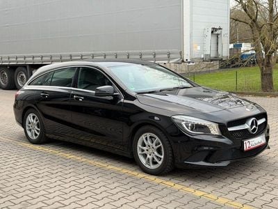 Gebraucht Mercedes CLA200 Shooting Brake Urban 156 PS (114 kW) 2015 Schwarz Kombi