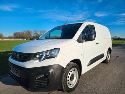 Gebraucht Peugeot Partner Premium 102 PS (75 kW) 2021 Weiß Van / Kleinbus