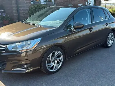 Gebraucht Citroën C4 120 PS (88 kW) 2012 Braun Limousine