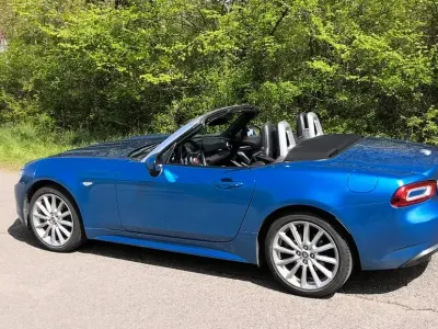 Gebraucht Fiat 124 Spider Lusso 140 PS (102 kW) 2017 Blau Cabrio