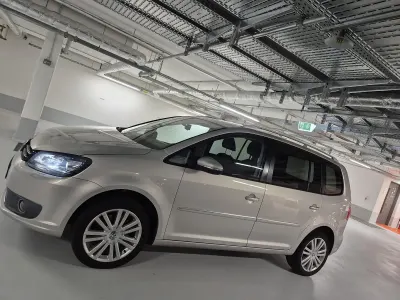Gebraucht VW Touran Highline 140 PS (102 kW) 2012 Grau Van / Kleinbus