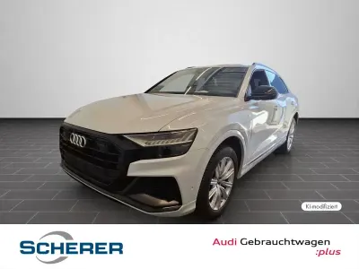 Gebraucht Audi Q8 Ambiente 381 PS (280 kW) 2021 Gletscherweiß metallic (metallic) SUV