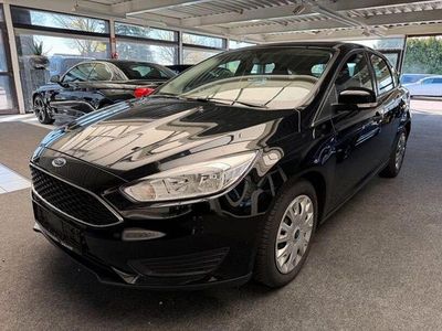 Gebraucht Ford Focus Ambiente 101 PS (74 kW) 2016 Schwarz Limousine