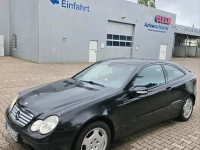Gebraucht Mercedes C180 145 PS (106 kW) 2003 Schwarz Coupé