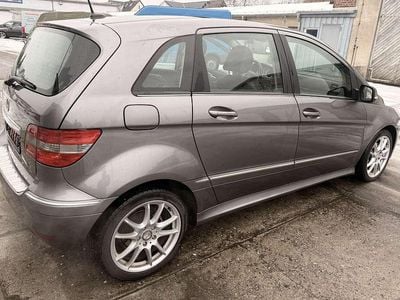 Gebraucht Mercedes B200 Sport 193 PS (141 kW) 2009 Mountaingrau  met. Van / Kleinbus