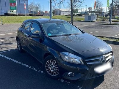 Gebraucht Mercedes A180 109 PS (80 kW) 2012 Schwarz Kleinwagen