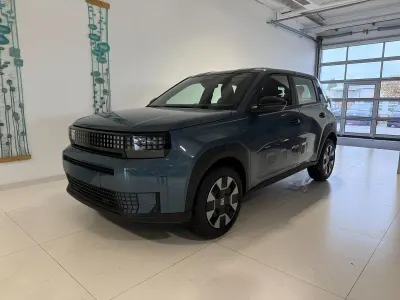 Neu Fiat Grande Panda Icon 110 PS (80 kW) 2025 411 lago blau Kleinwagen