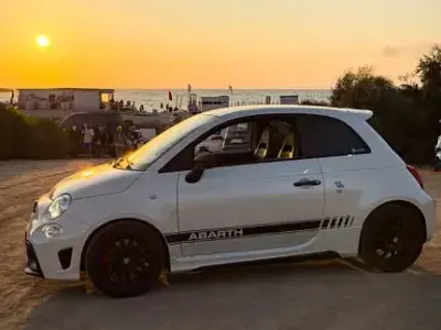 Gebraucht Abarth 595 Competizione 180 PS (132 kW) 2018 Weiß Kleinwagen