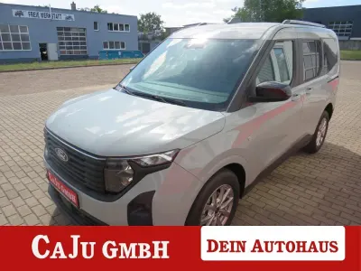 Neu Ford Tourneo Courier Titanium 125 PS (91 kW) 2026 Grau Van / Kleinbus