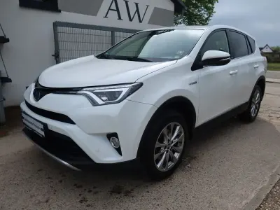 Używany Toyota RAV4 Hybrid Edition-S 155 KM (114 kW) 2016 Biały SUV