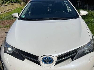 Gebraucht Toyota Auris Edition 136 PS (100 kW) 2015 Weiß Limousine