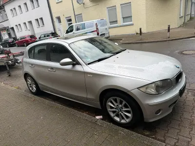 Usado BMW 116 116 CV (85 kW) 2005 Gris Utilitario