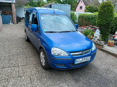 Używany Opel Combo 94 KM (69 kW) 2007 Niebieski Minivan