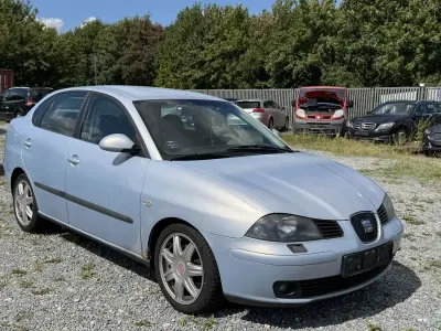 Gebraucht Seat Cordoba 90 PS (66 kW) 2003 Blau Limousine