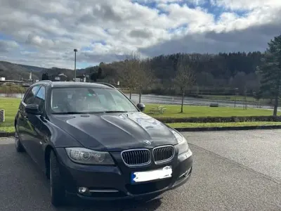 Gebraucht BMW 325 Lifestyle 204 PS (150 kW) 2011 Schwarz Kombi