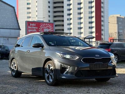 Grau Gebraucht 2020 Kia Ceed Sportswagon Platinum Edition Kombi | 15.900 € (Fairer Preis)