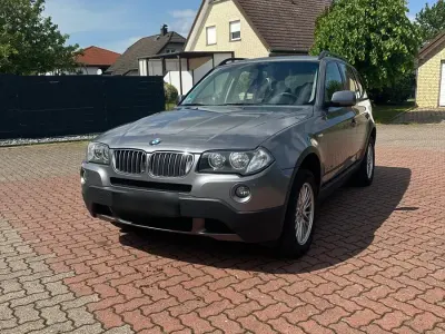 Gebraucht BMW X3 Lifestyle 150 PS (110 kW) 2010 Grau SUV