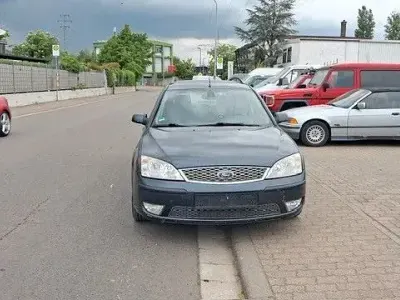 Używany Ford Mondeo Futura 125 KM (91 kW) 2006 Niebieski Sedan/Limuzyna