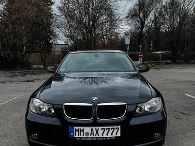 Gebraucht BMW 320 143 PS (105 kW) 2008 Schwarz Limousine