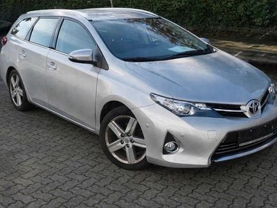 Grau Gebraucht 2015 Toyota Auris Executive Kombi | 10.190 € (Fairer Preis)
