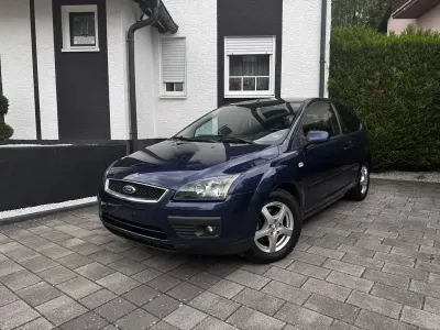 Usata Ford Focus Sport 101 CV (74 kW) 2005 Blu Berlina