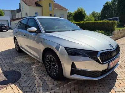 Gebraucht Skoda Octavia 150 PS (110 kW) 2025 Silber Limousine