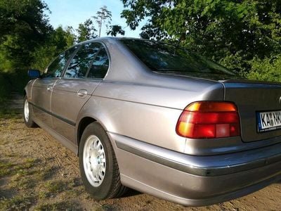 BMW 528
